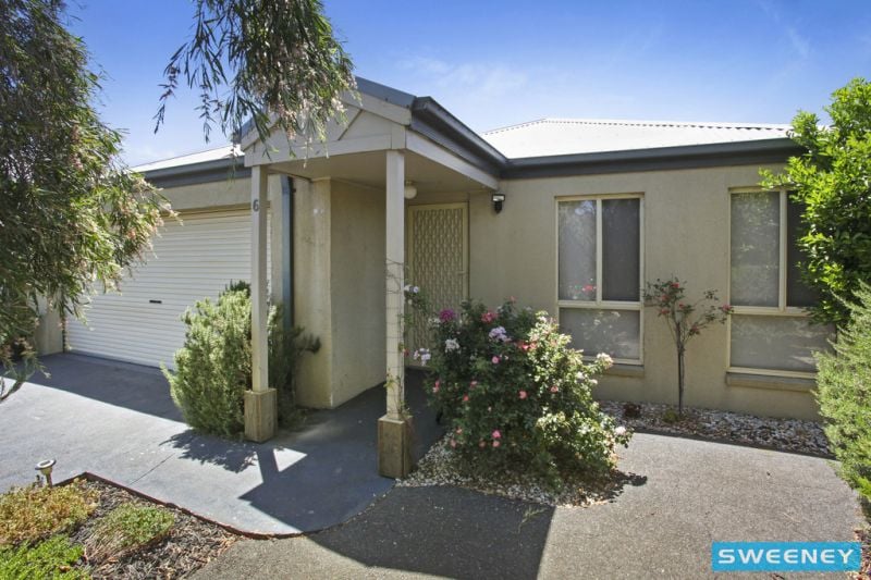 6 Otway Green, Caroline Springs - Thumbnail 2