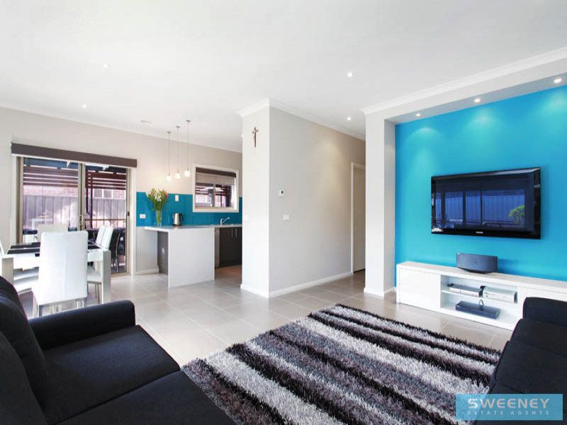 12 Rosella Crescent, Caroline Springs - Thumbnail 5