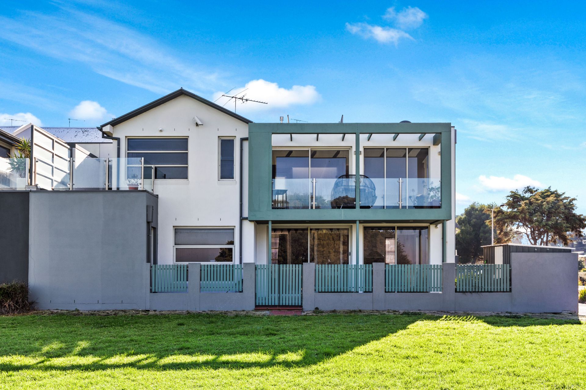 32 Mill Lane, Williamstown - Thumbnail 2
