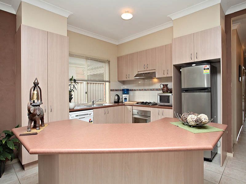 9 Lyme Park Circle, Caroline Springs - Thumbnail 3