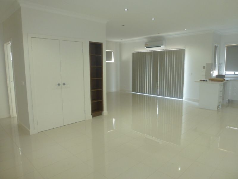 4/12 Tovey Street, Reservoir