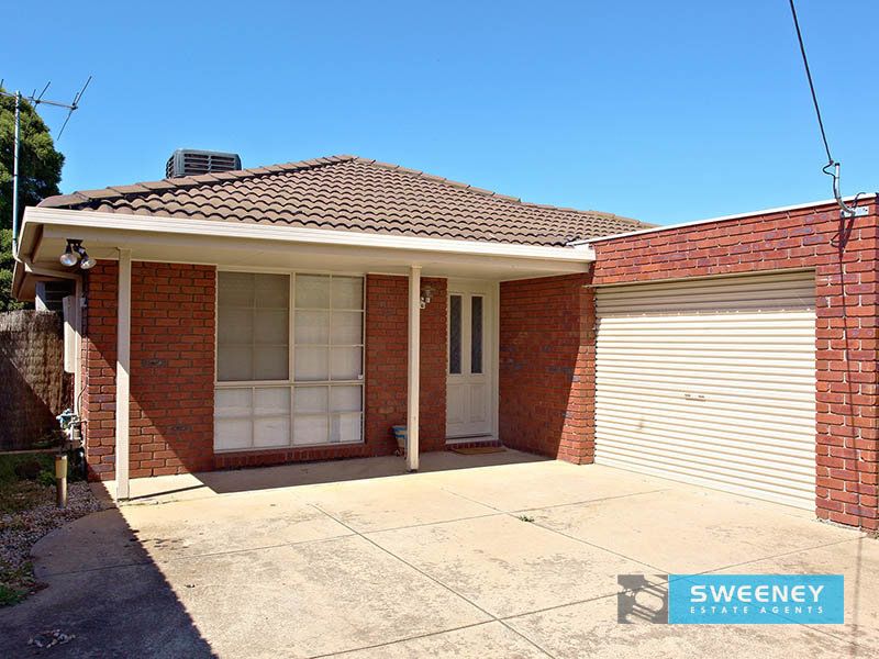 2/11 Thompson Court, Altona Meadows - Thumbnail 2