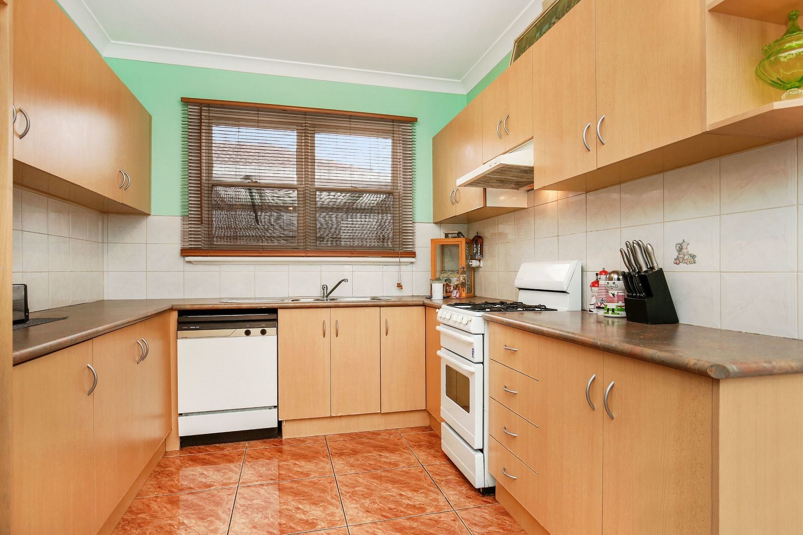 Bright & Spacious home!