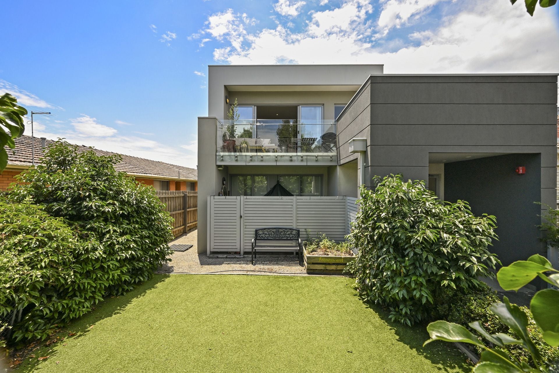 Stunning Centrally Located Apartment!