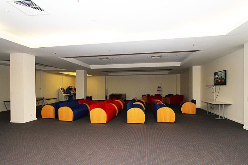 Fully Furnished and Close to Everything