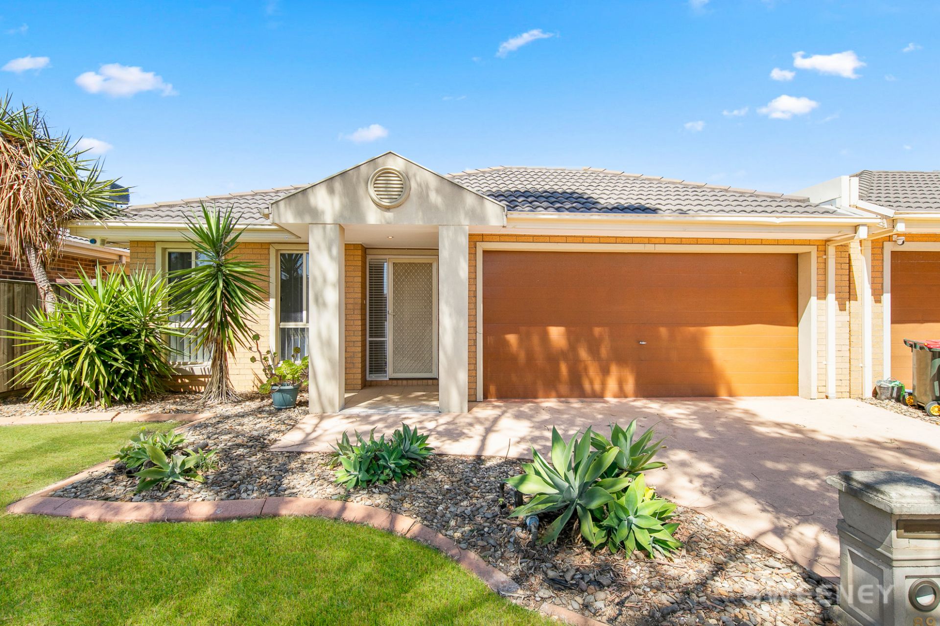 89 Middle Park Drive, Sanctuary Lakes - Thumbnail 2