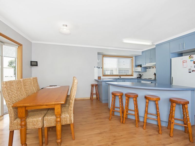23 Murray Square, Apollo Bay, VIC, Apollo Bay - Thumbnail 3