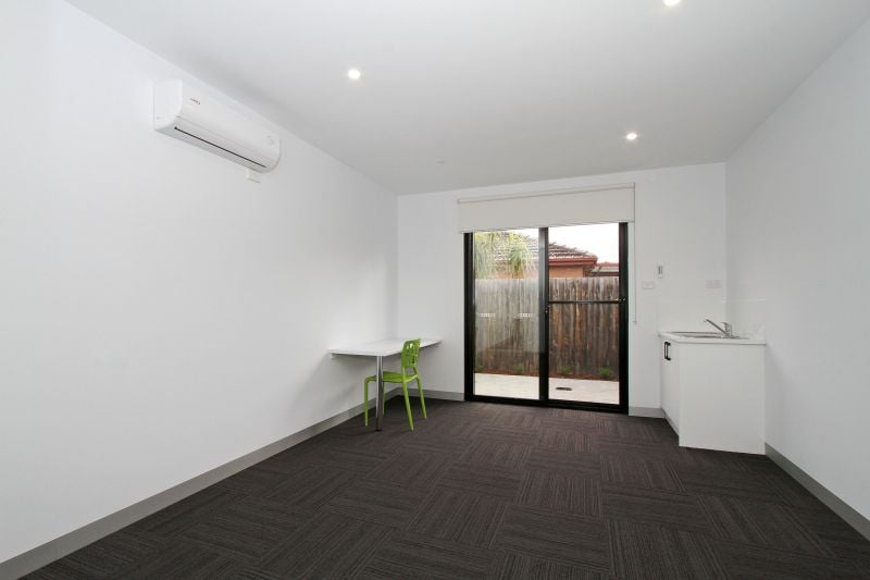 6/2 Merrilands Road, Reservoir