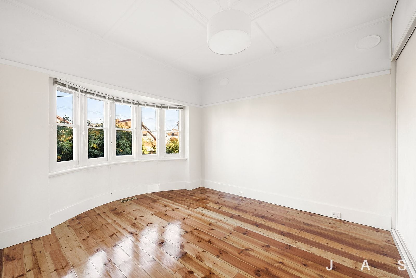 10 The Ridgeway Kensington VIC, Kensington - Thumbnail 5