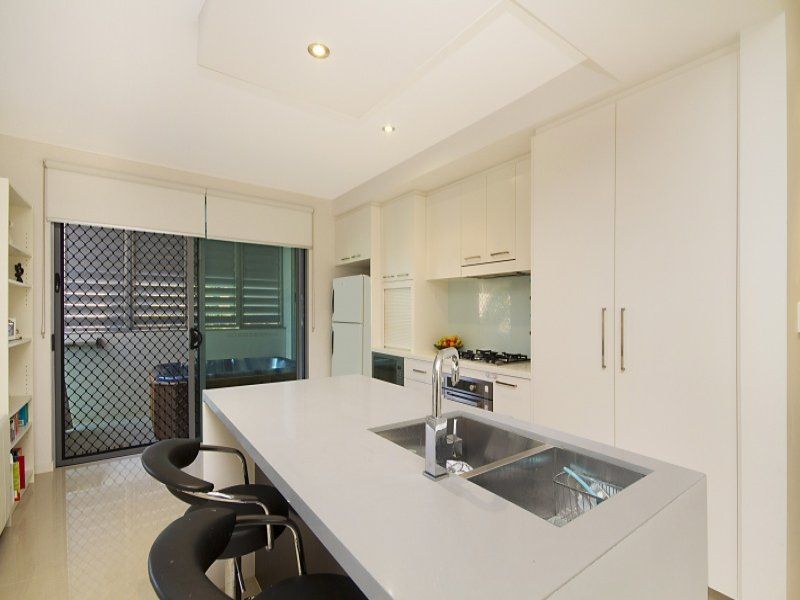 7/9 South Street 'South Beach Apartments' KIRRA QLD, 'South Beach Apartments' Kirra - Thumbnail 4