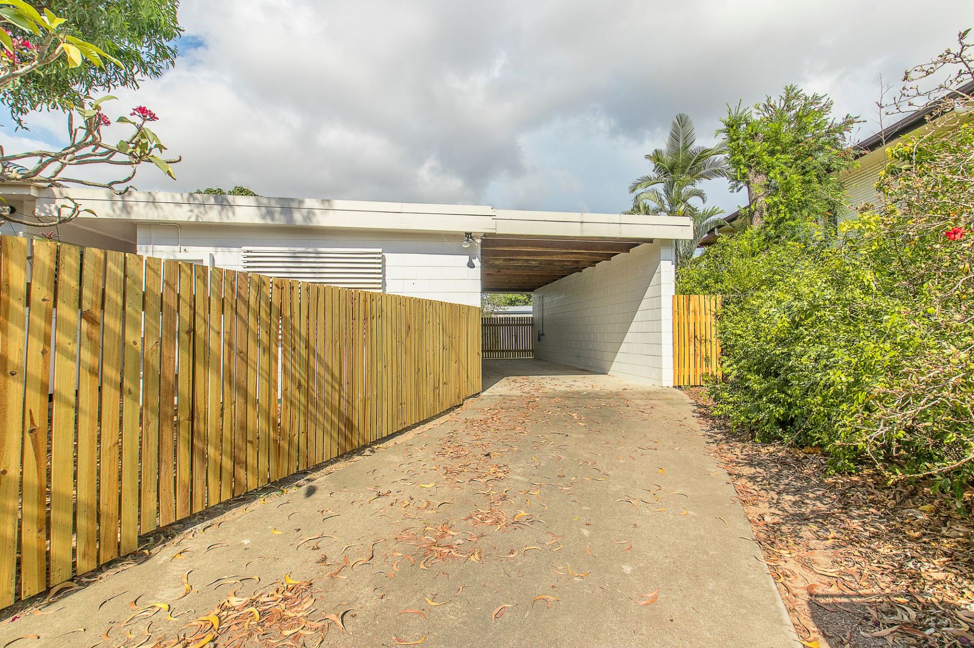 2/203 Hugh Street, Currajong Harcourts Kingsberry Townsville