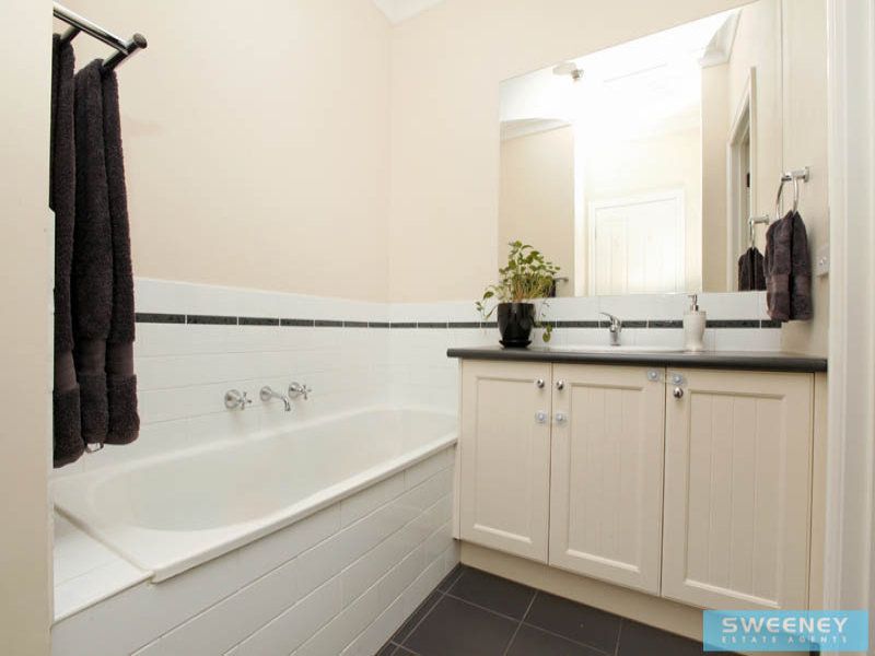 27 Asthima Way, Caroline Springs - Thumbnail 4