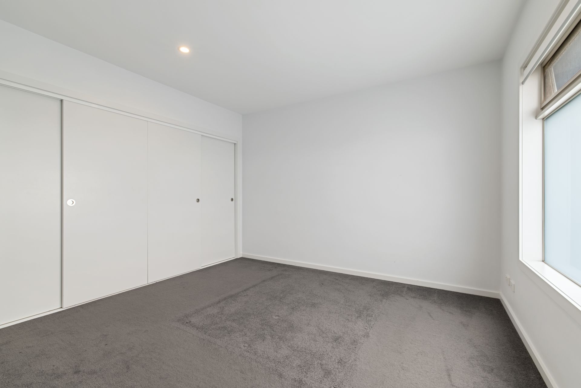Charming 2-Bedroom Townhouse