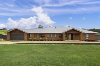 11 Hamilton Drive, Wy Yung VIC