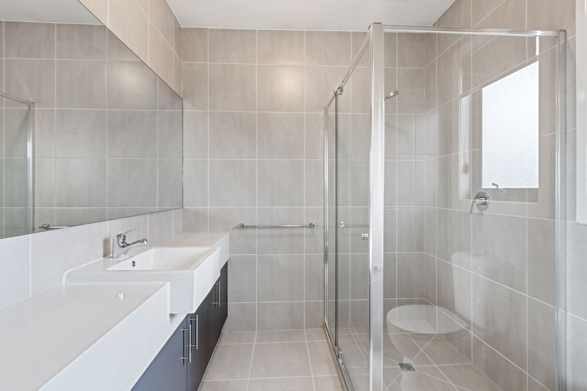 STYLISH, SOPHISTICATED, & CONVENIENTLY LOCATED!
