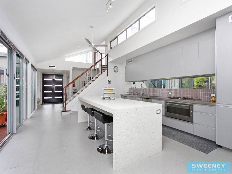 8 Narracan Close, Caroline Springs - Thumbnail 7