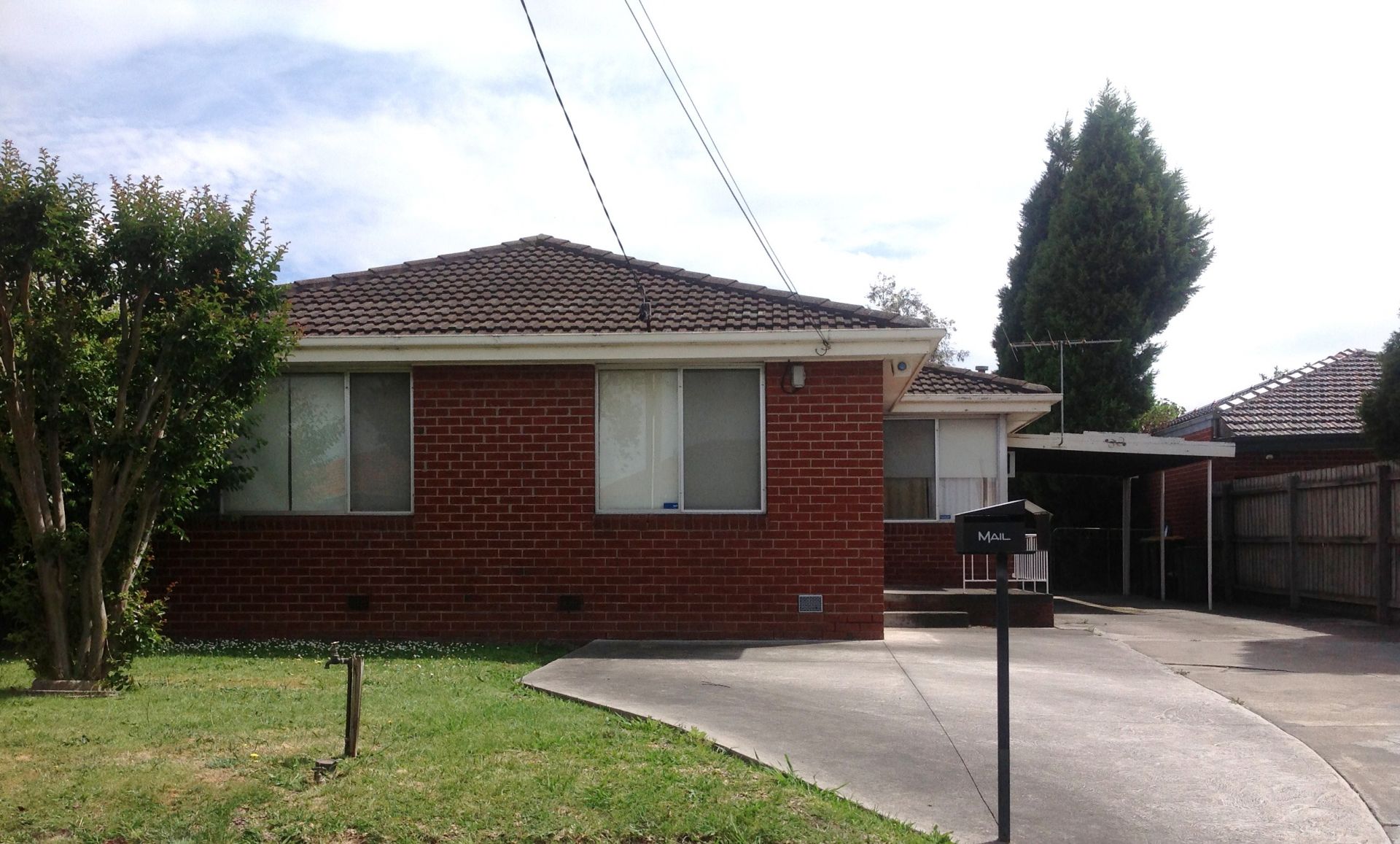 NEAT & COMPLETE PACKAGE !!!  ***Gardener Included***