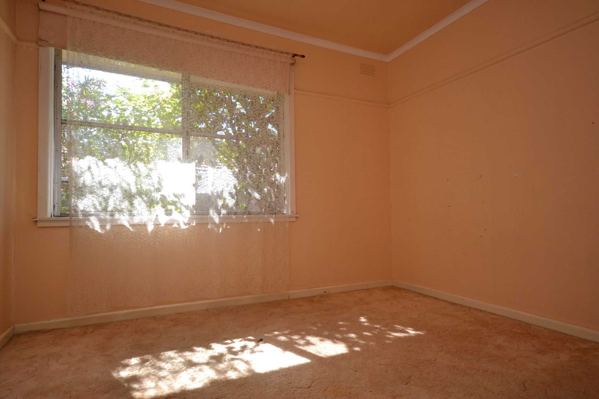 CLOSE TO ALL AMENITIES!