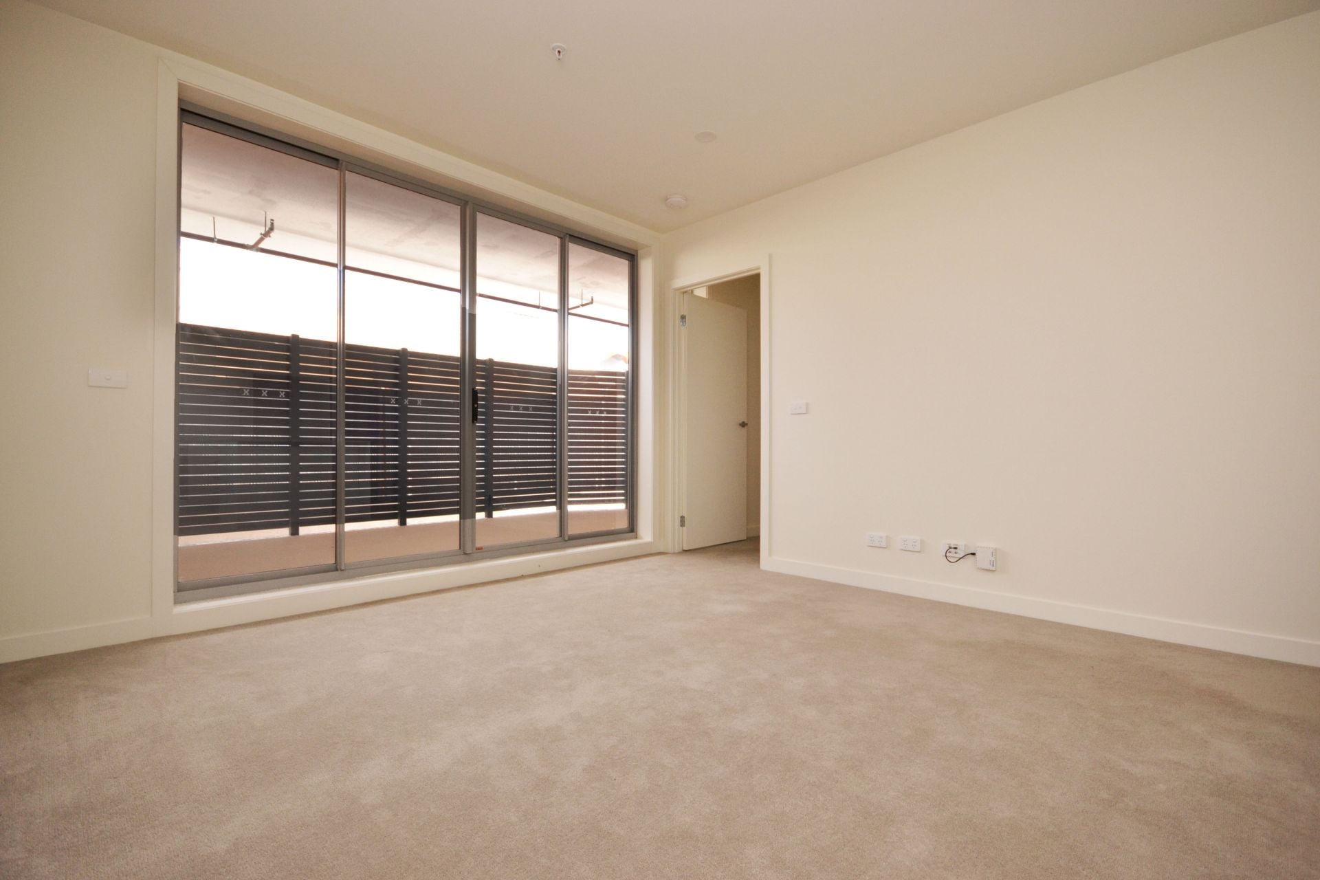 BRAND NEW - PRESTIGIOUS APARTMENT LIVING