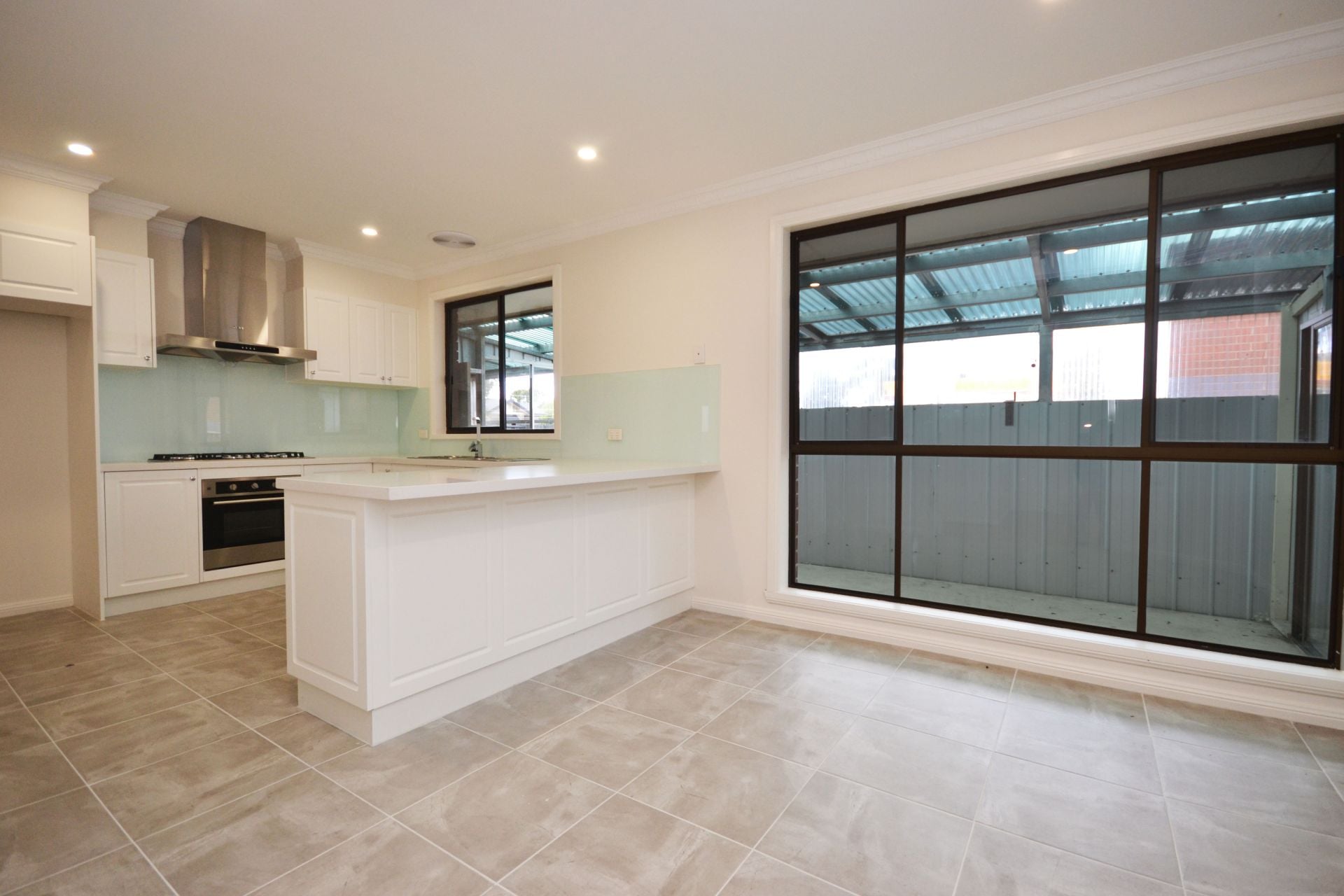 GENEROUS LIVING & FABULOUS LOCALE