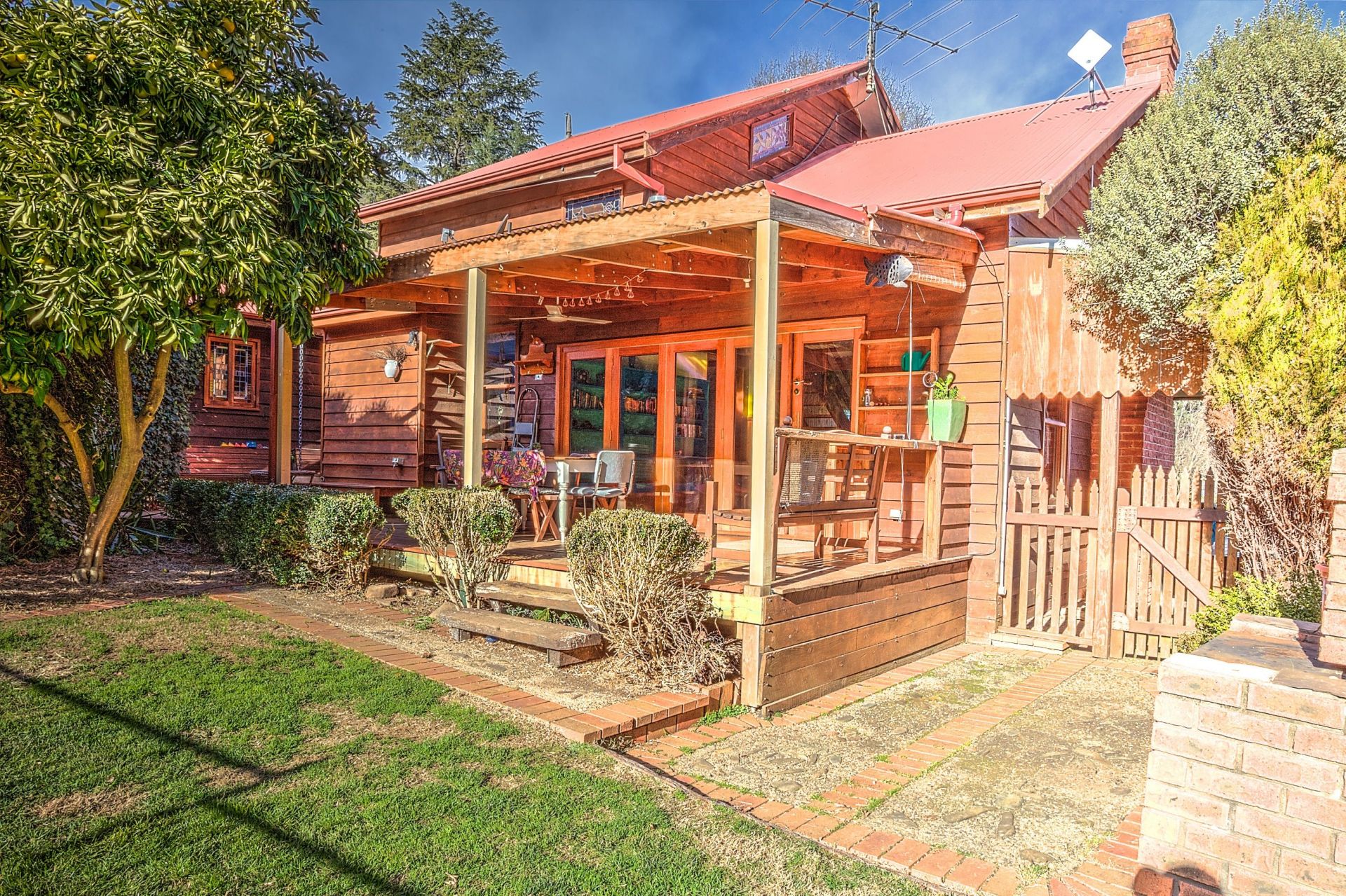 4 Lardis Lane, Wandiligong Dickens Real Estate