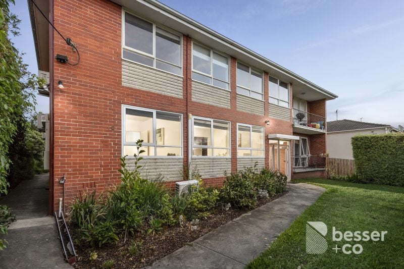 2/10 Sebastopol Street, Caulfield North - Thumbnail 2