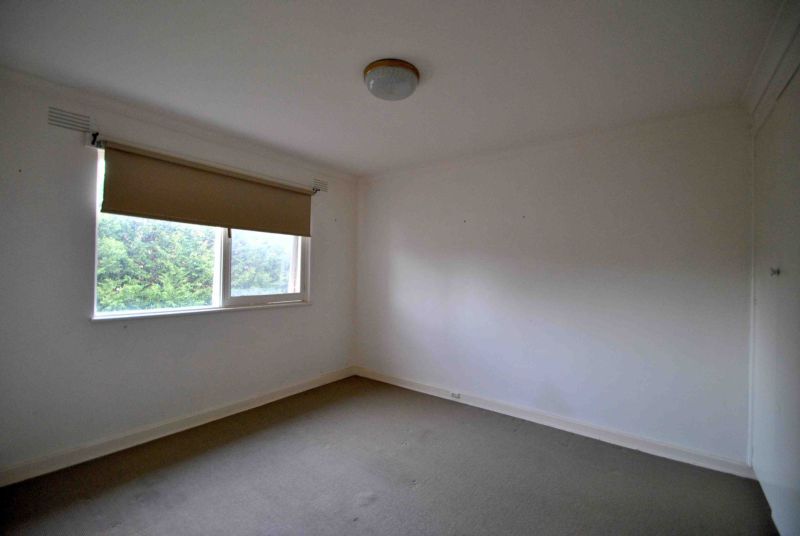 6 Furneaux Grove, St Kilda East - Thumbnail 8
