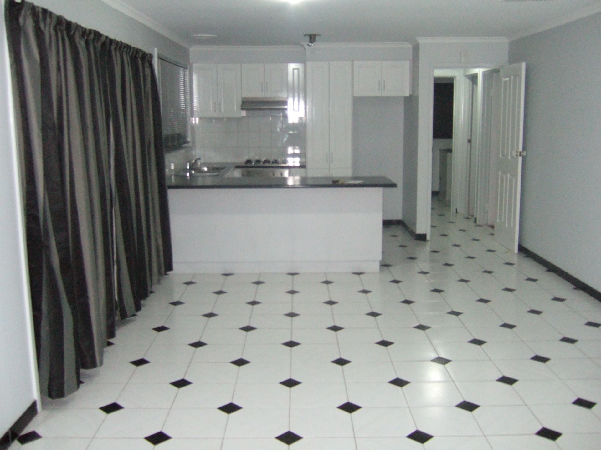 VERY WELL PRESENTED HOME IN A CONVENIENT LOCATION