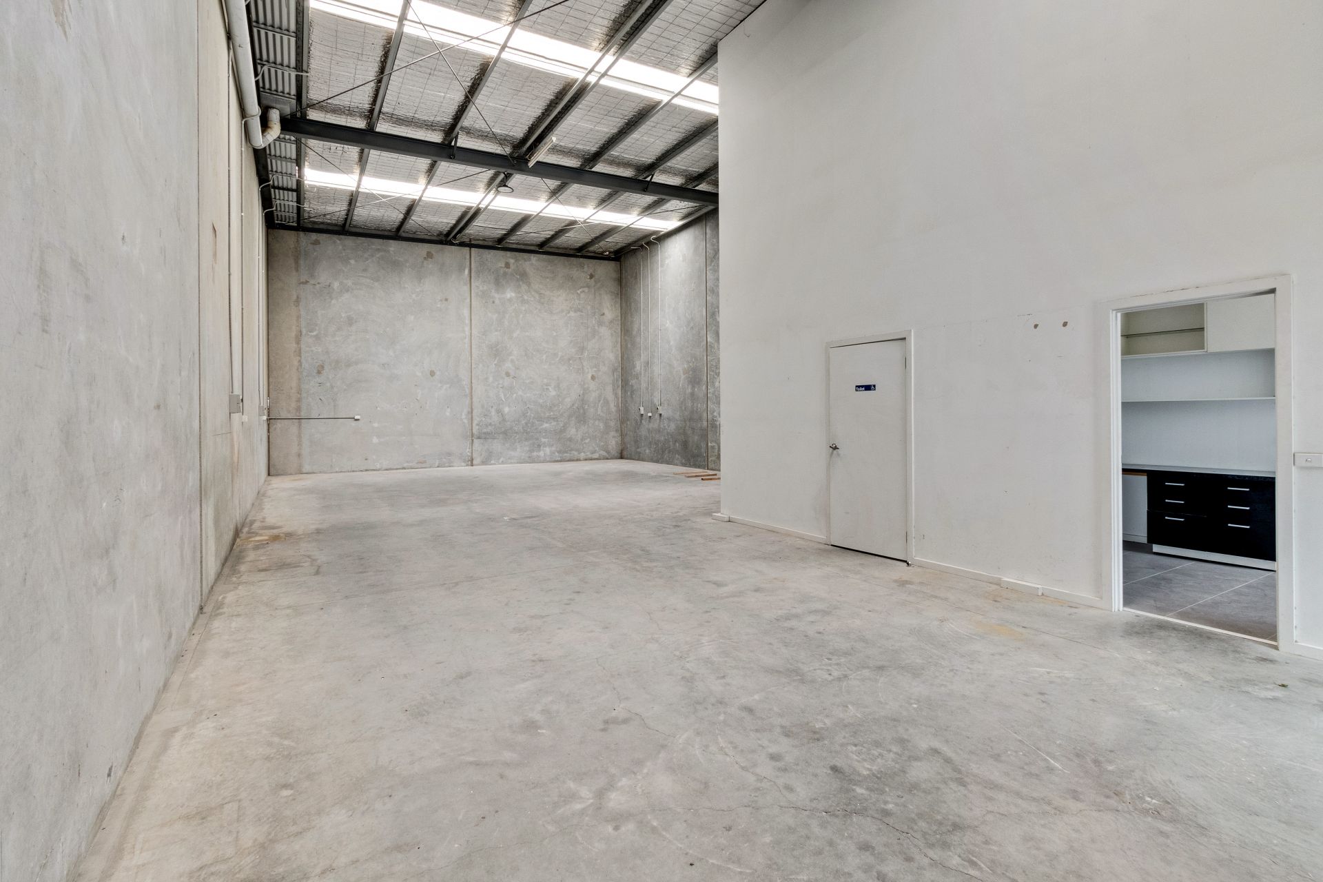 EXCELLANT PROXIMITY TO HUME HIGHWAY AND COOPER STREET