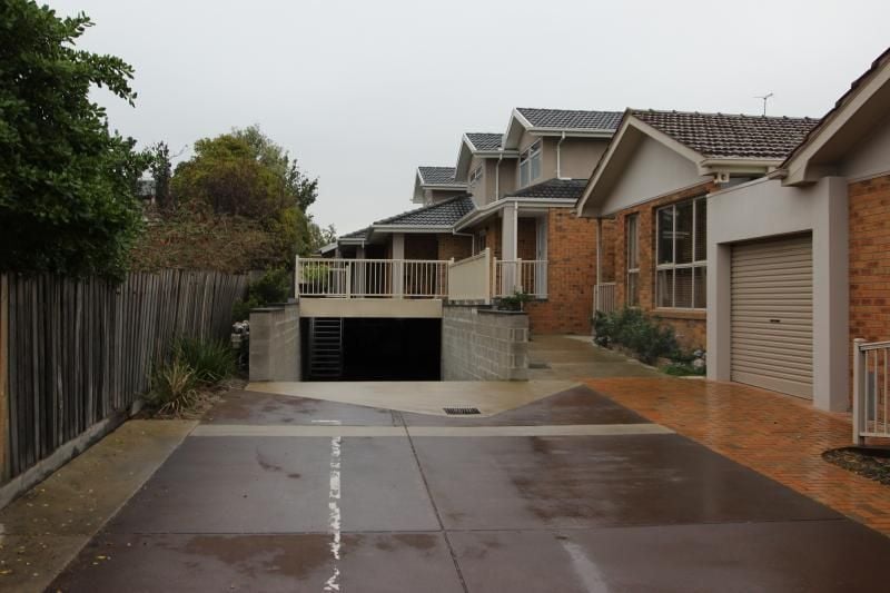 Immaculately Presented Spacious Villa Unit!!!