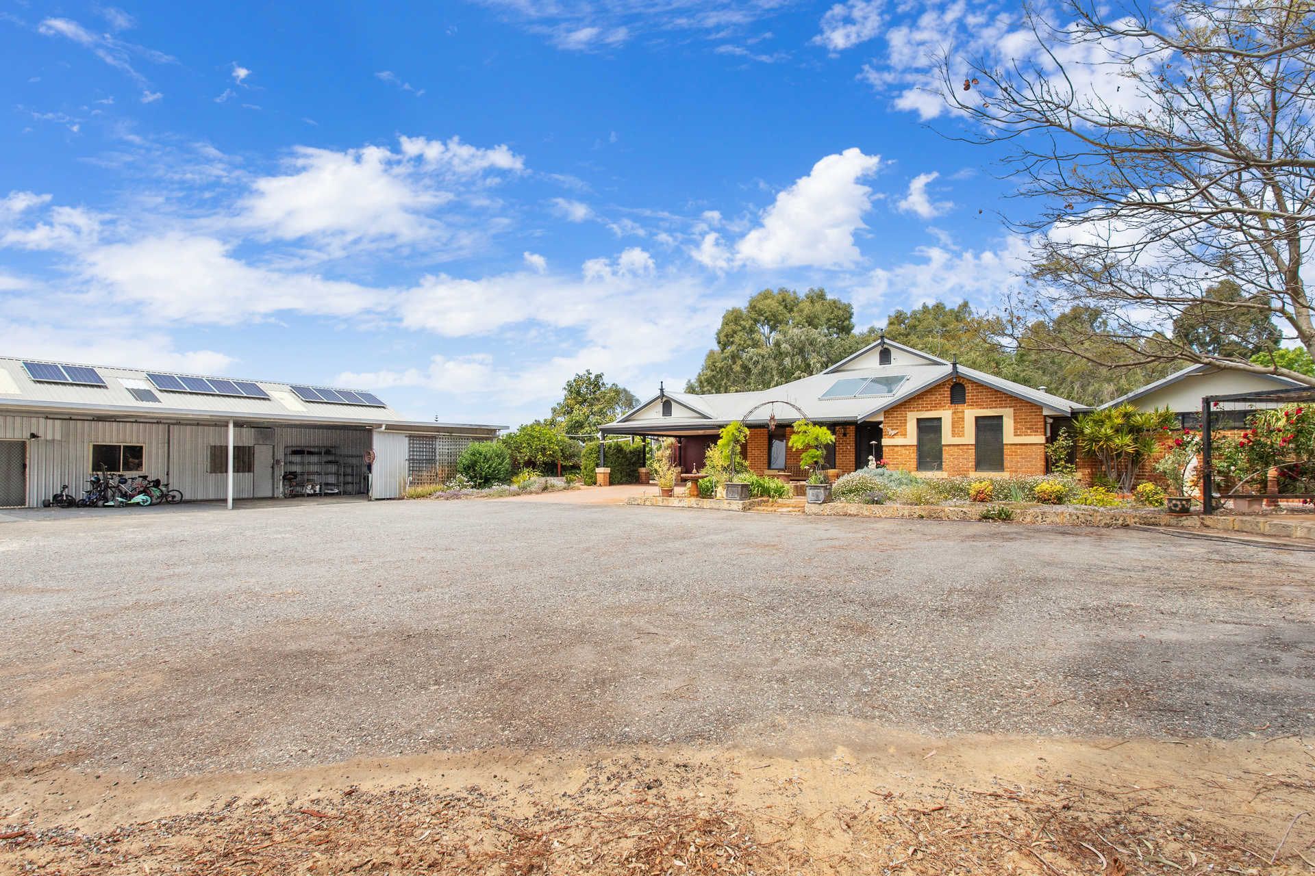 Real Estate For Sale 528 Russell Road Wattleup , WA