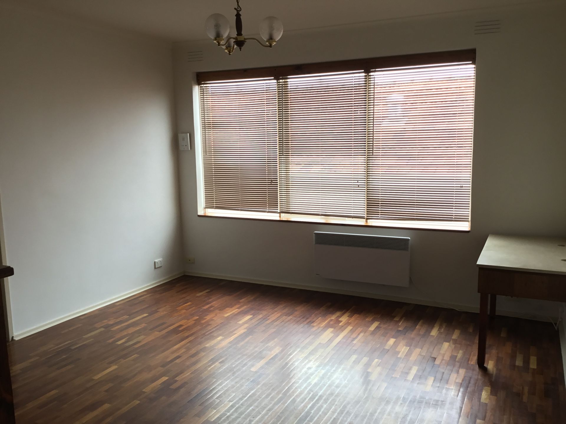 Refurbished Apartment, High St At Your Doorstep