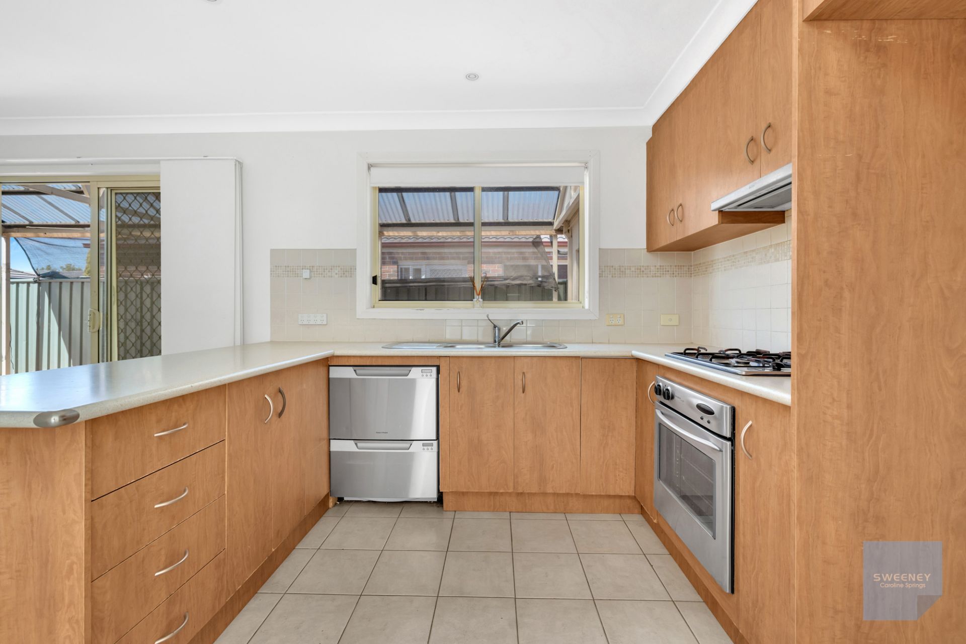 31 Kyneton Circuit, Caroline Springs - Thumbnail 4