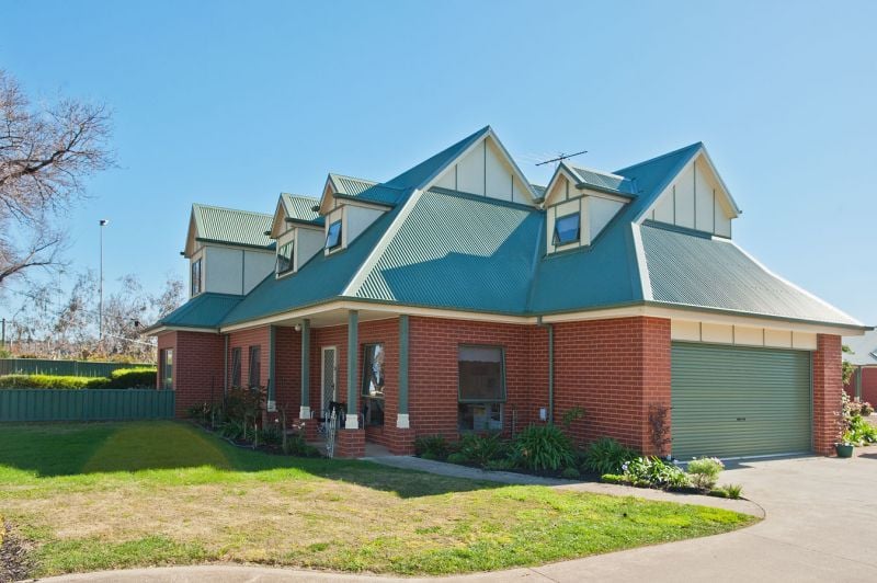 2/260 Main Street, Bacchus Marsh - Thumbnail 2