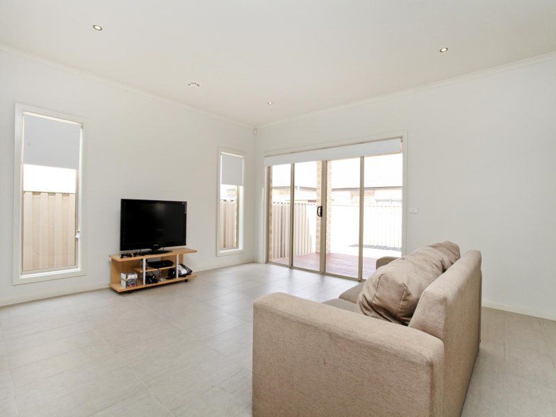 6 Cobaw Circuit, Caroline Springs - Thumbnail 7
