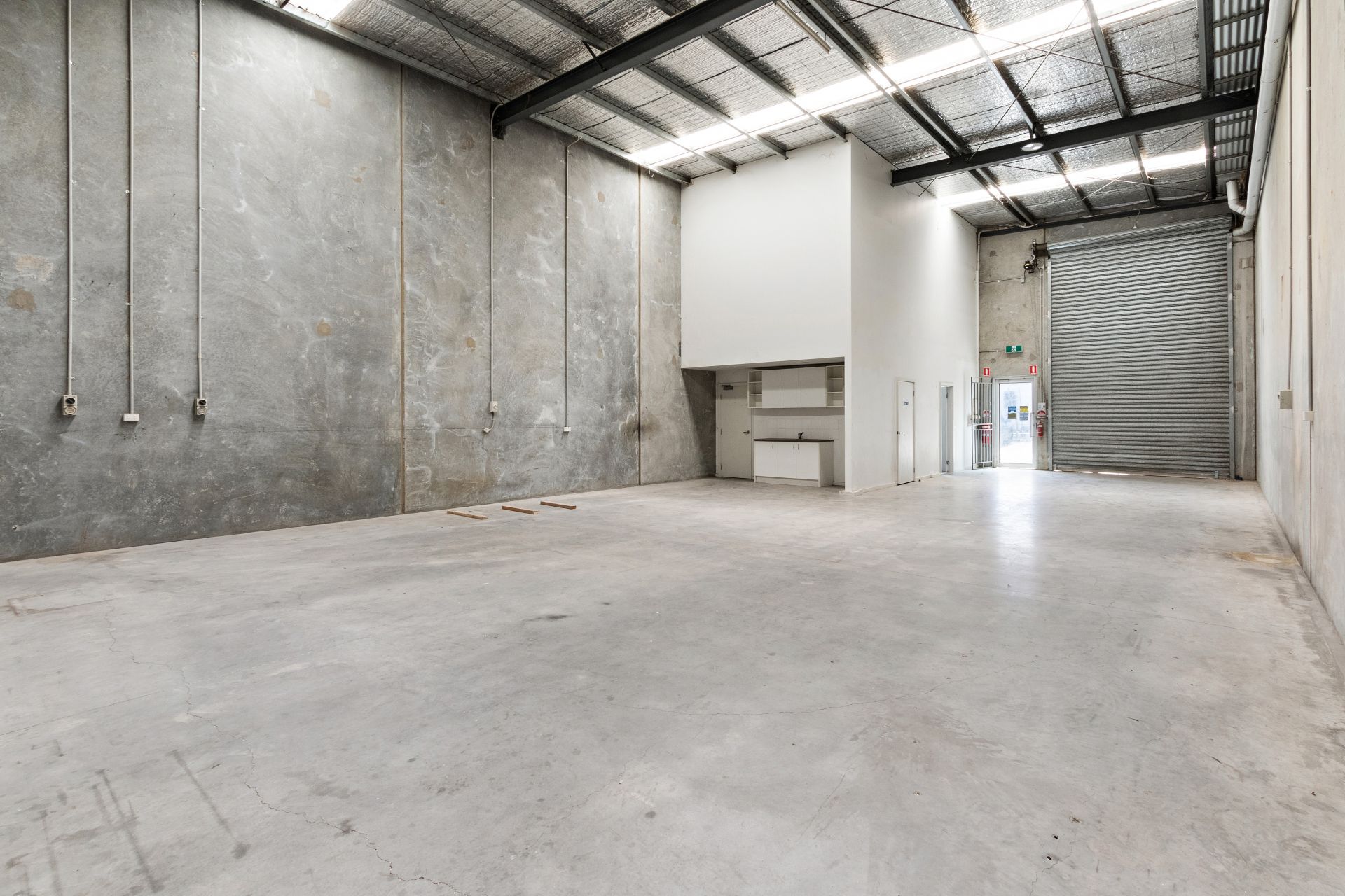 EXCELLANT PROXIMITY TO HUME HIGHWAY AND COOPER STREET