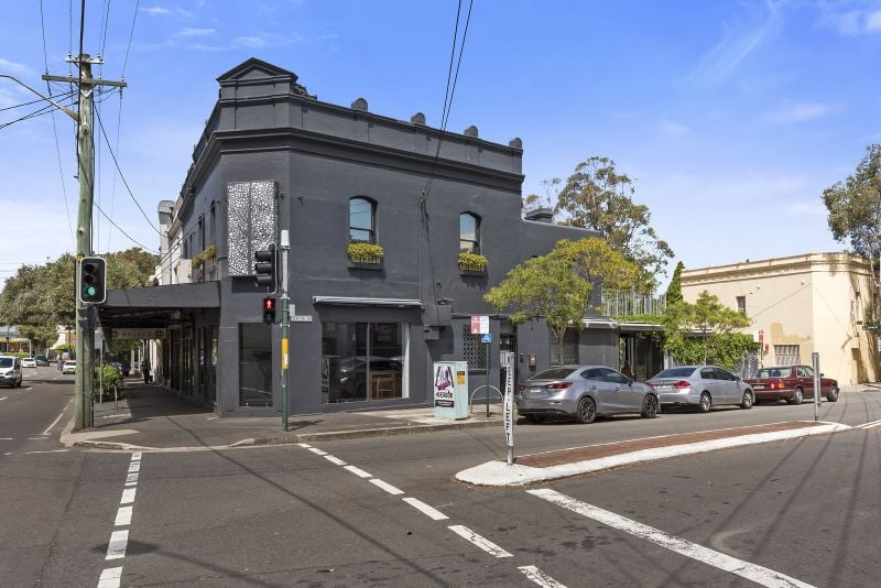 Office on prime corner location!