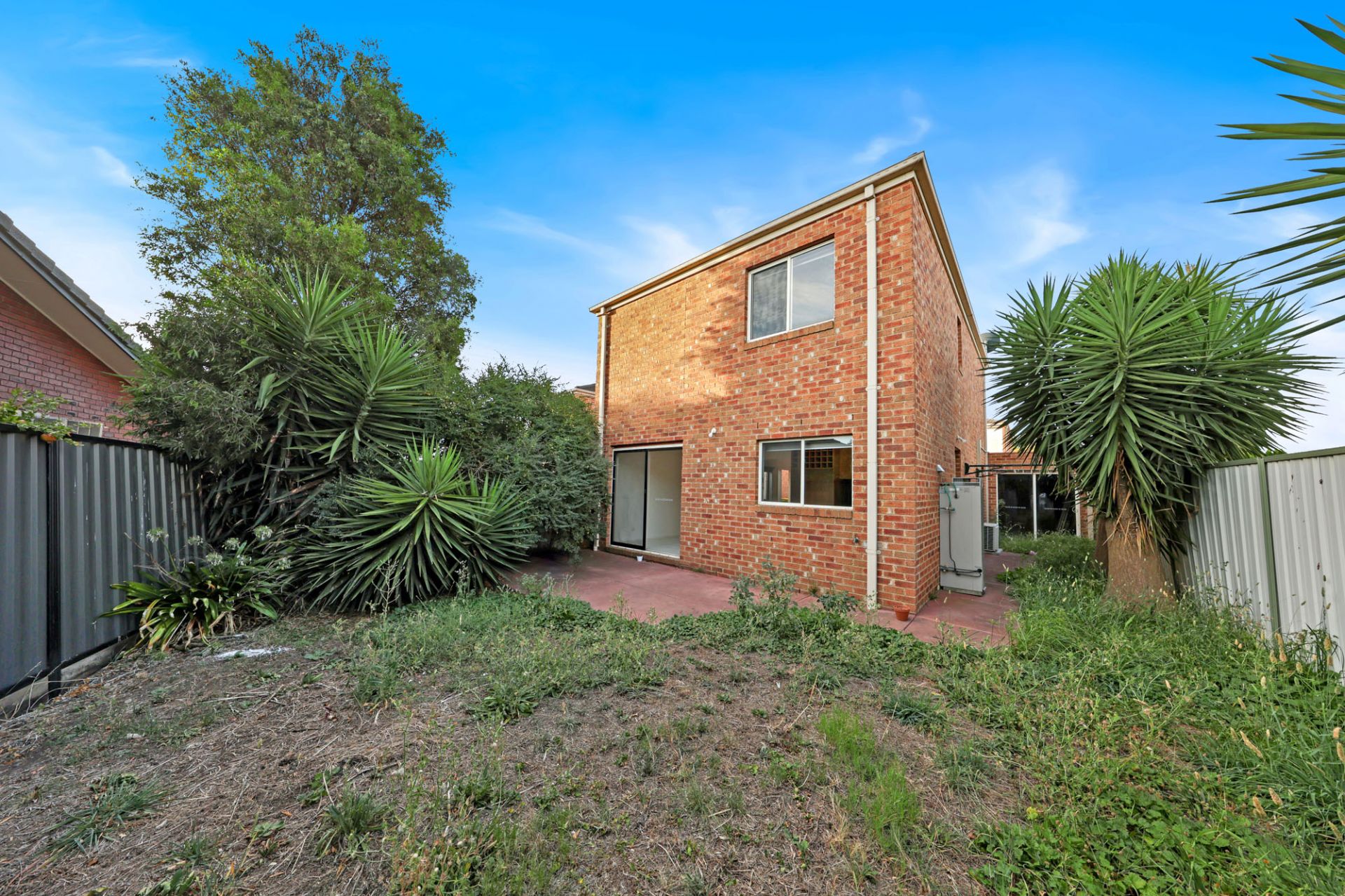 GREAT LOCATION WITH EVERYTHING YOU NEED!!!