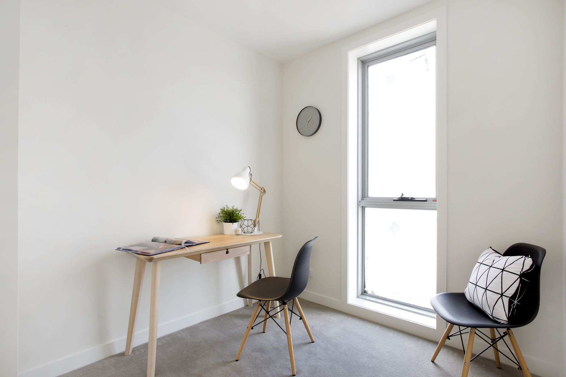 SPACIOUS APARTMENT IN PRIME LOCATION