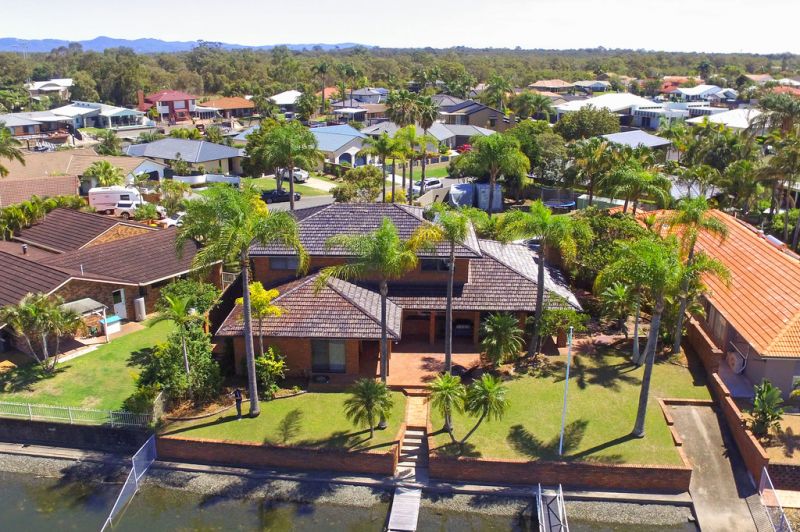 8 Kagi Court, Runaway Bay - Thumbnail 4