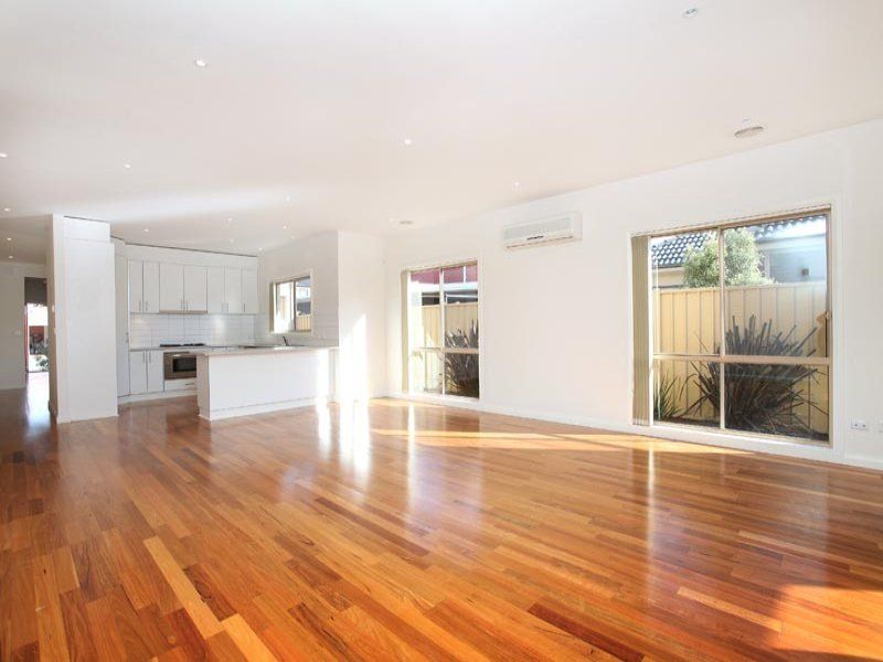 2 Ivan James Place, Caroline Springs - Thumbnail 4