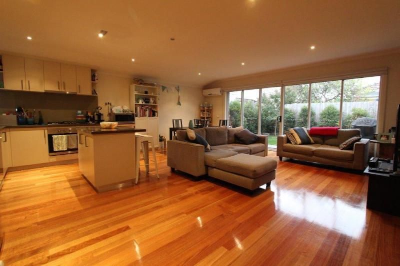 Immaculately Presented Spacious Villa Unit!!!