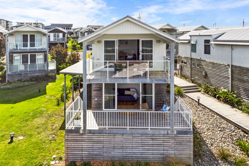 12 Beachside Drive, Caves Beach - Thumbnail 7