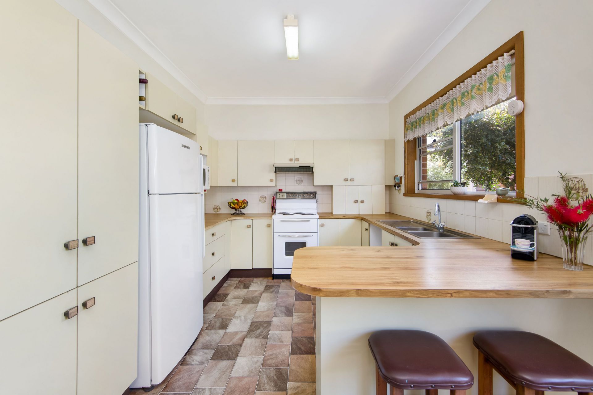 23 Warrina Road, CARINGBAH SOUTH, Caringbah South - Thumbnail 3