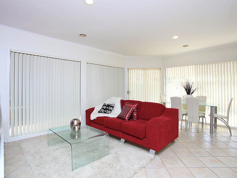 27 William Circuit, Caroline Springs - Thumbnail 4