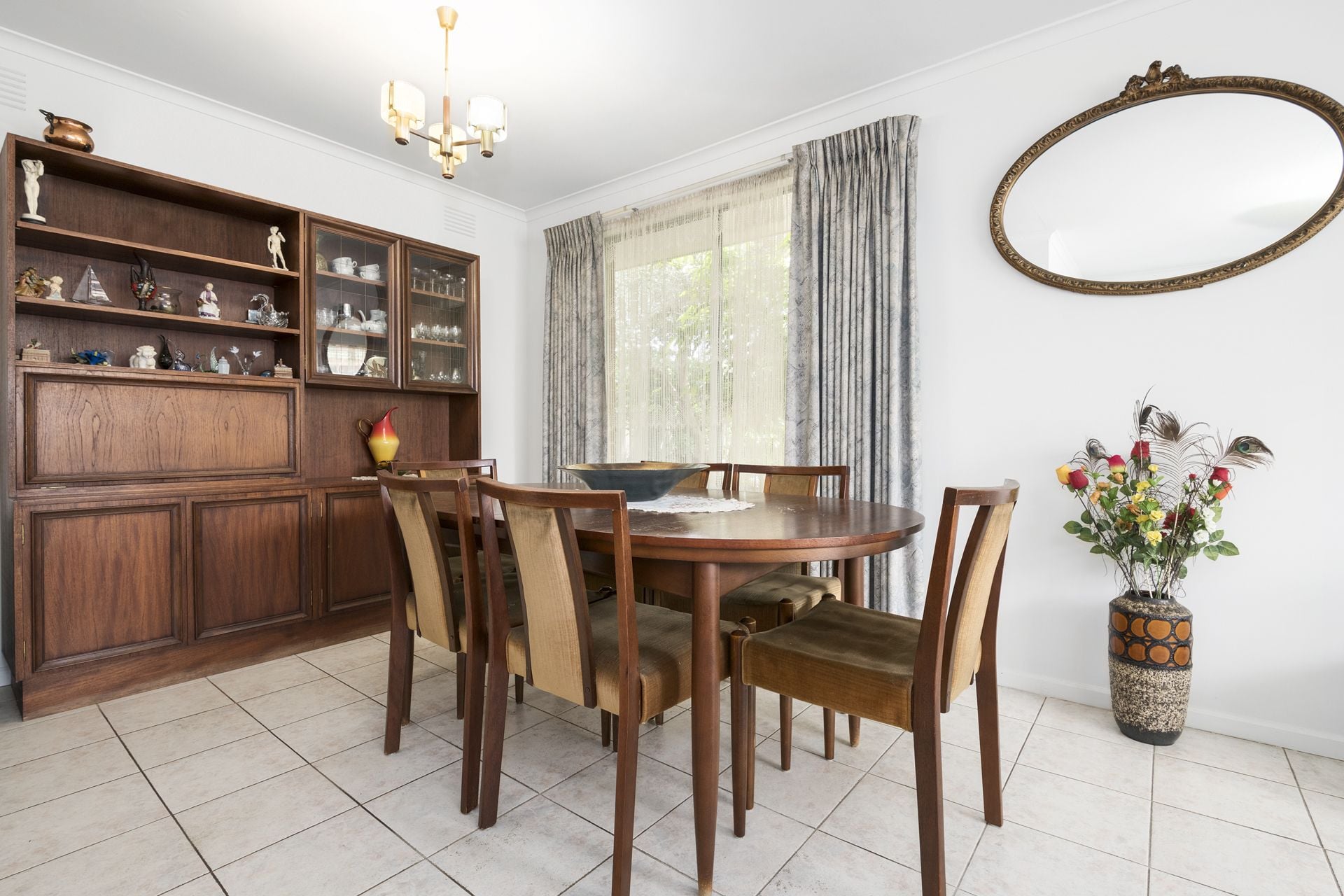 4 BEDROOM HOME
$520,000 - $570,000