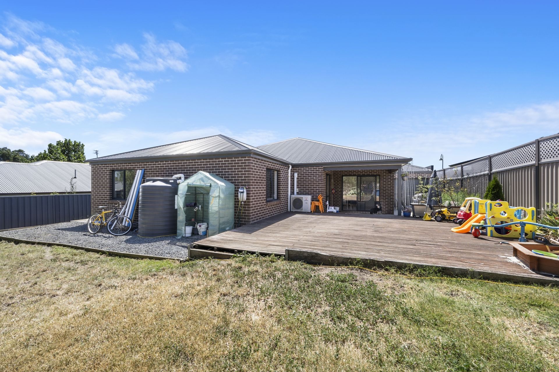27 West End, Winter Valley, Winter Valley - Thumbnail 2