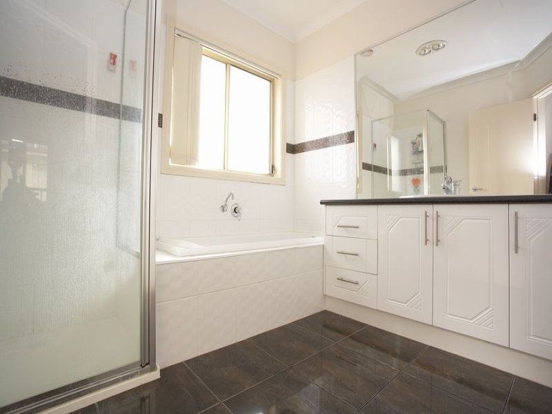 15 Hemsley Promenade, Point Cook - Thumbnail 8