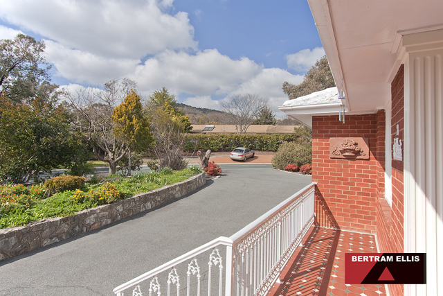 28 Kambalda Crescent, Fisher - Thumbnail 5