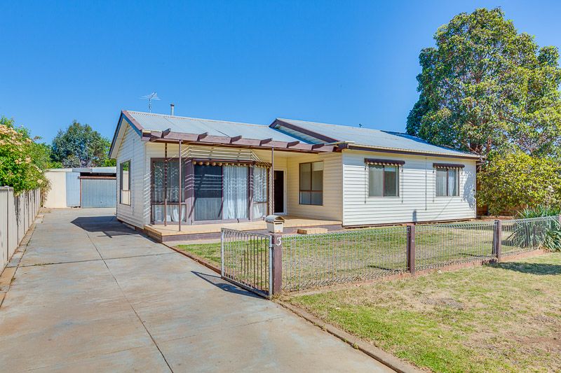 3 Cain Street, Bacchus Marsh - Thumbnail 2